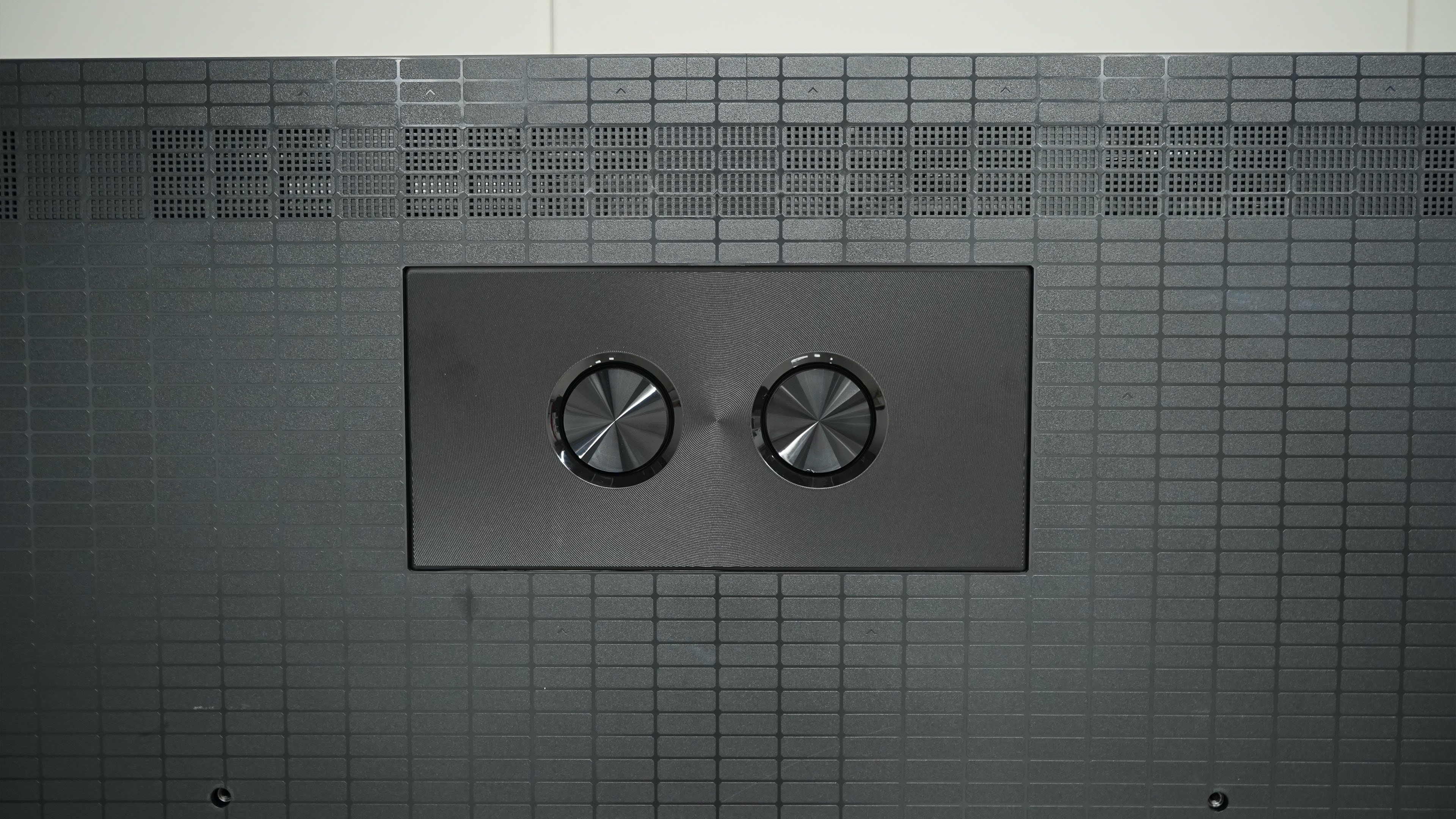 24-低音炮.jpg